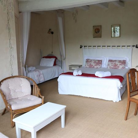 Chambres D'Hotes Du Noisillet Cinais ภายนอก รูปภาพ
