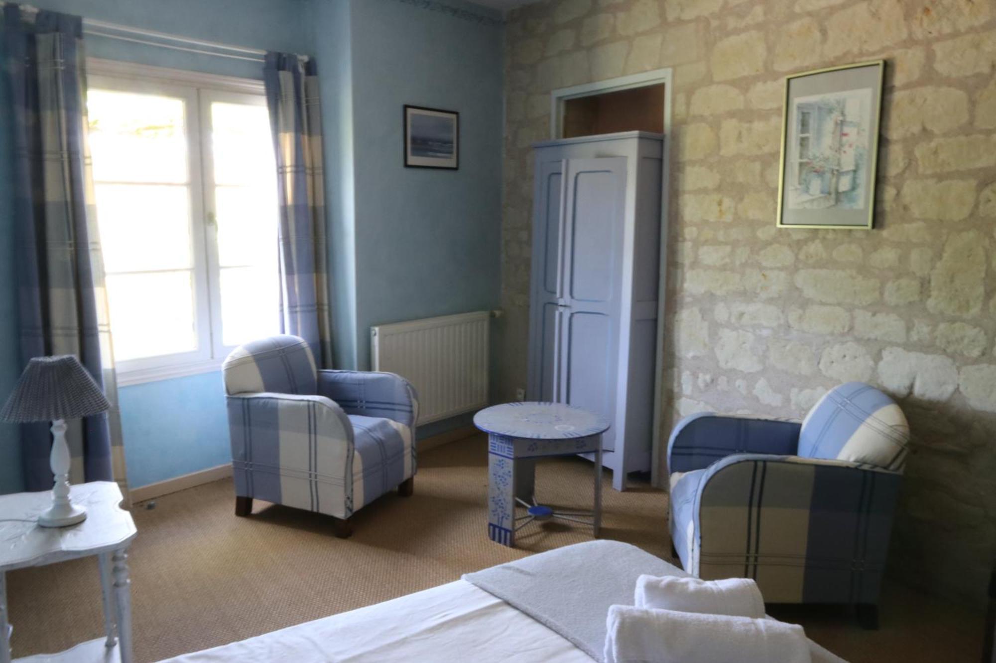 Chambres D'Hotes Du Noisillet Cinais ภายนอก รูปภาพ