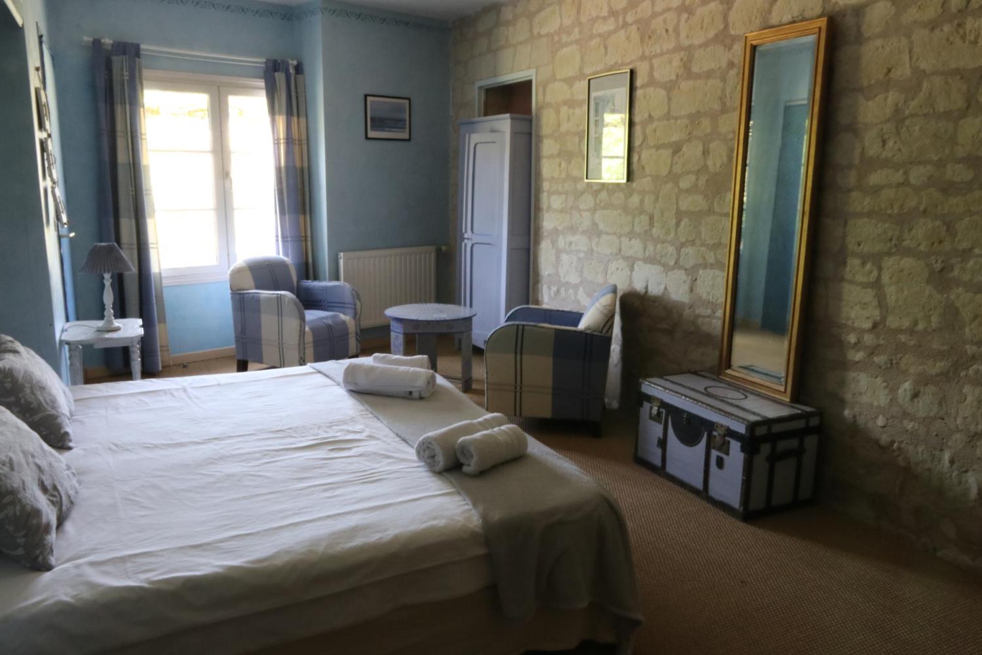 Chambres D'Hotes Du Noisillet Cinais ภายนอก รูปภาพ