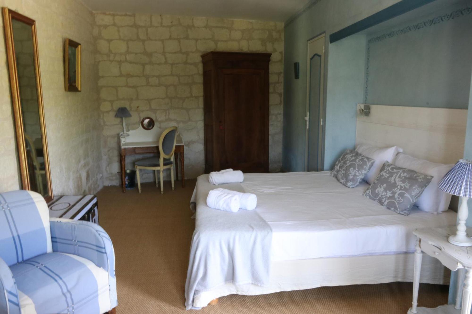 Chambres D'Hotes Du Noisillet Cinais ภายนอก รูปภาพ