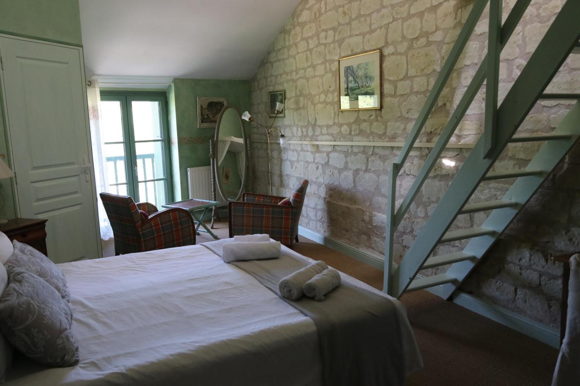 Chambres D'Hotes Du Noisillet Cinais ภายนอก รูปภาพ