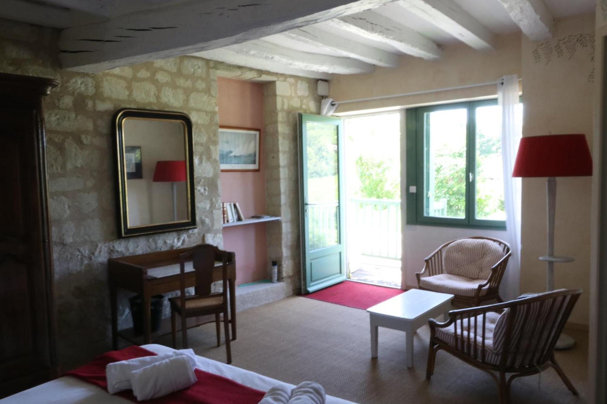 Chambres D'Hotes Du Noisillet Cinais ภายนอก รูปภาพ