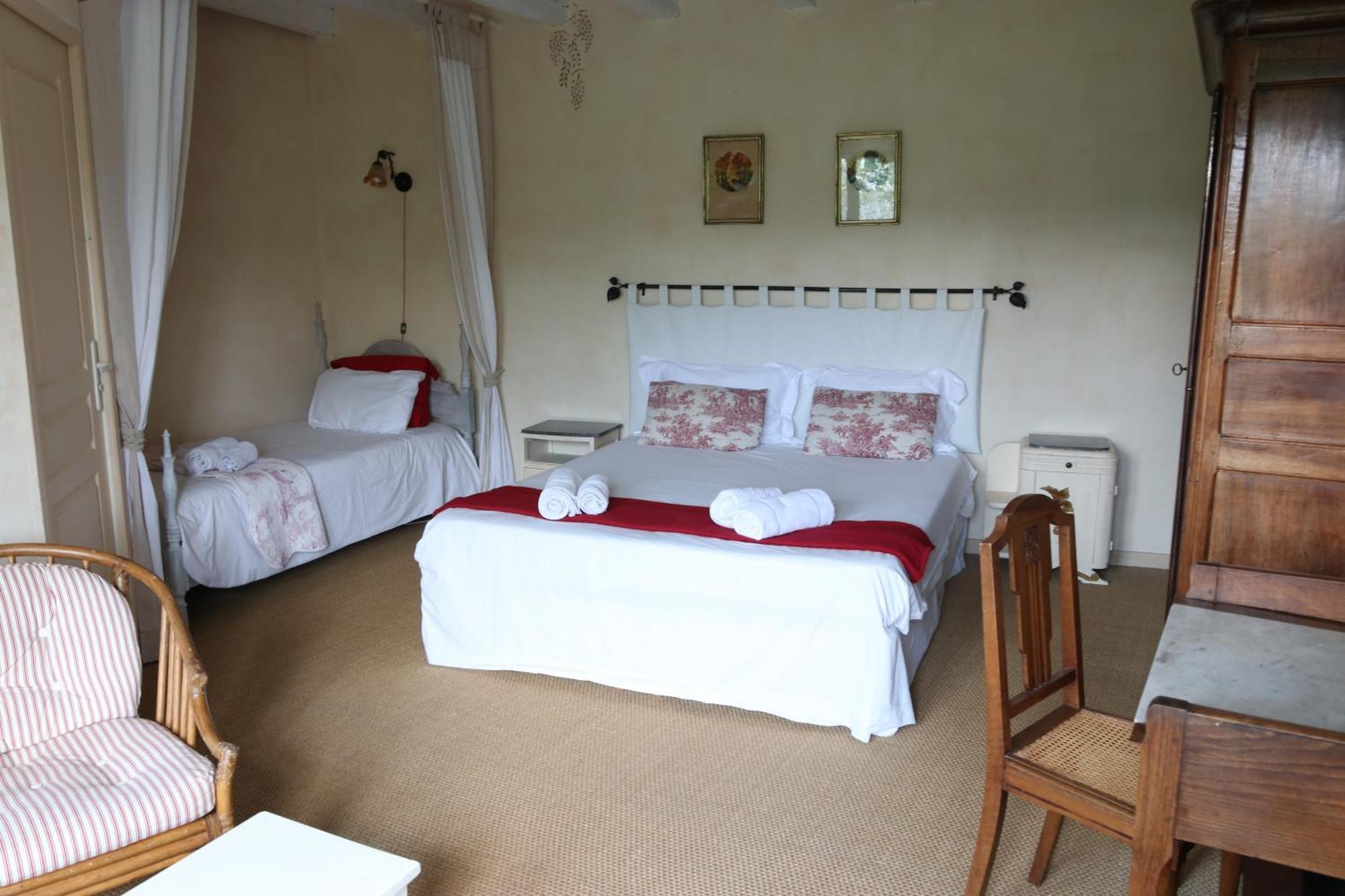 Chambres D'Hotes Du Noisillet Cinais ภายนอก รูปภาพ
