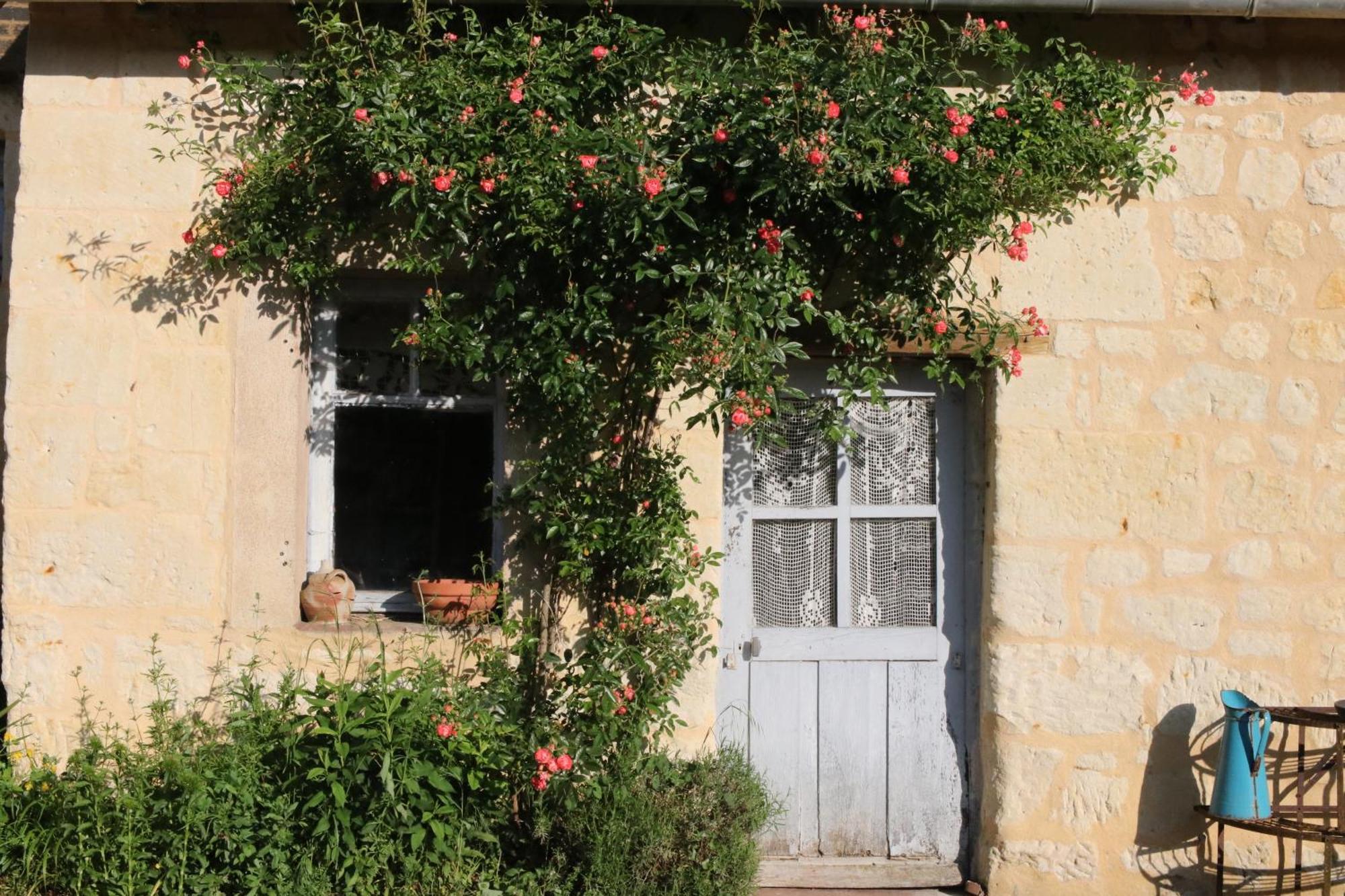 Chambres D'Hotes Du Noisillet Cinais ภายนอก รูปภาพ