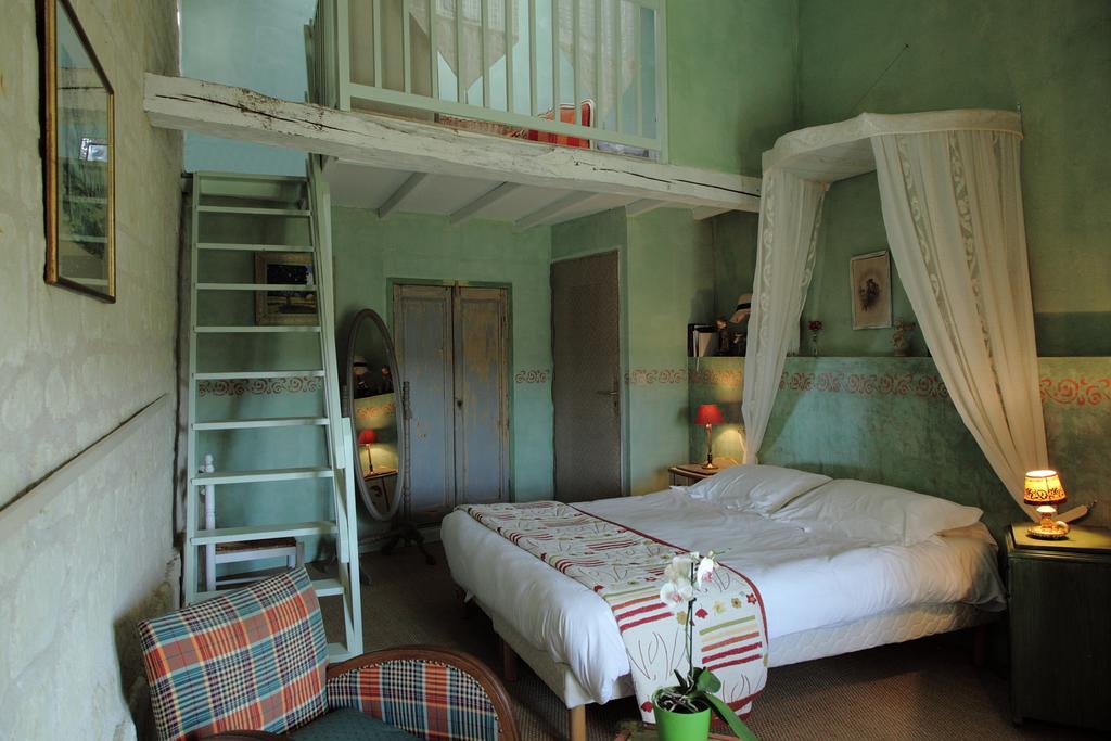 Chambres D'Hotes Du Noisillet Cinais ภายนอก รูปภาพ