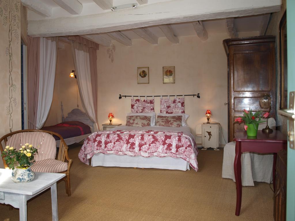 Chambres D'Hotes Du Noisillet Cinais ภายนอก รูปภาพ